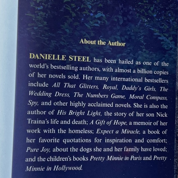 π DANIELLE STEEL BOOK π  NWT π - Picture 6 of 9